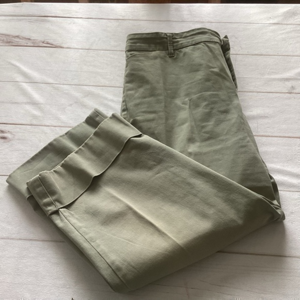 Gloria Vanderbilt Army Green pants Size 10